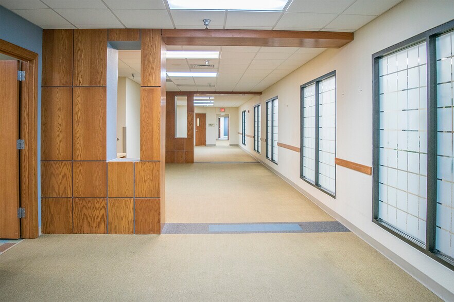 More Photos Of 3801 50th St, Lubbock Unknown For Lease