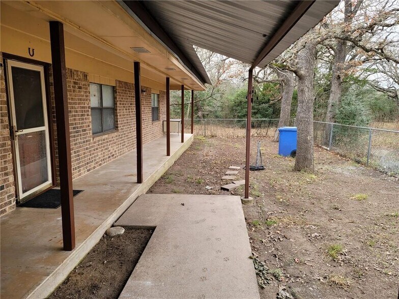 More Photos Of 19219 Hog Eye Rd, Manor Light Distribution For Sale