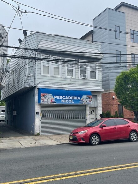 More Photos Of 612 S Broad St, Elizabeth Storefront Retail Residential For Sale