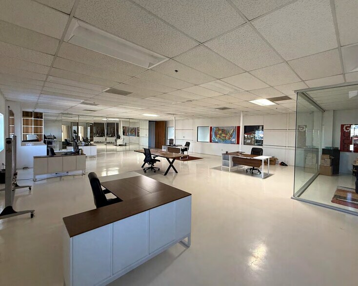 More Photos Of 2025-2027 Long Beach Ave, Los Angeles Warehouse For Lease