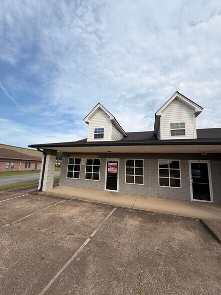 More Photos Of 8505 Hixson Pike, Hixson Freestanding For Lease