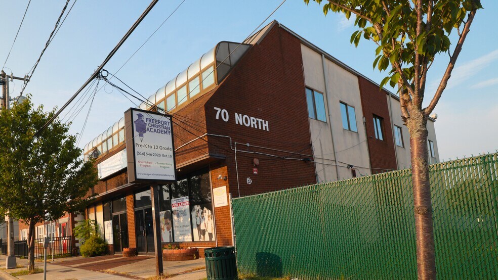 More Photos Of 70 N Main St, Freeport Storefront Retail Office For Lease