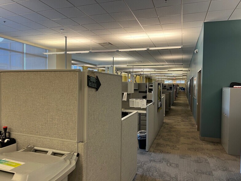 More Photos Of 1425 Airline Dr, Metairie Office For Sale