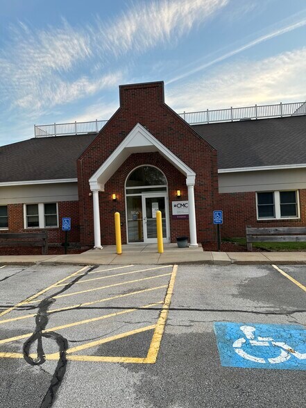 More Photos Of 775 S Main St, Manchester Medical For Lease