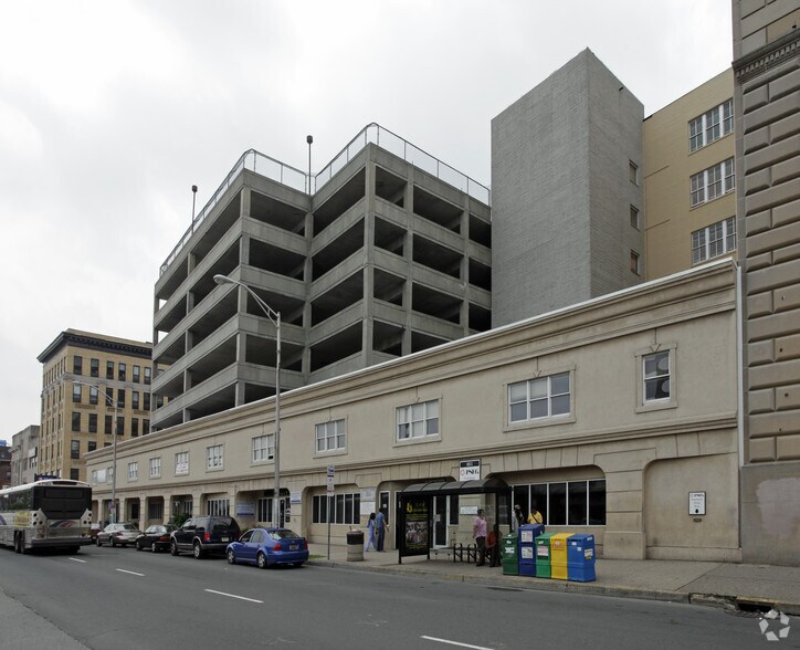 Primary Photo Of 629-645 Main Ave, Passaic Parking Garage For Lease