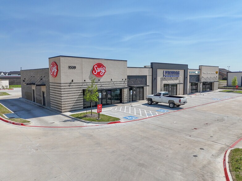 More Photos Of 1530 W Princeton Dr, Princeton General Retail For Sale
