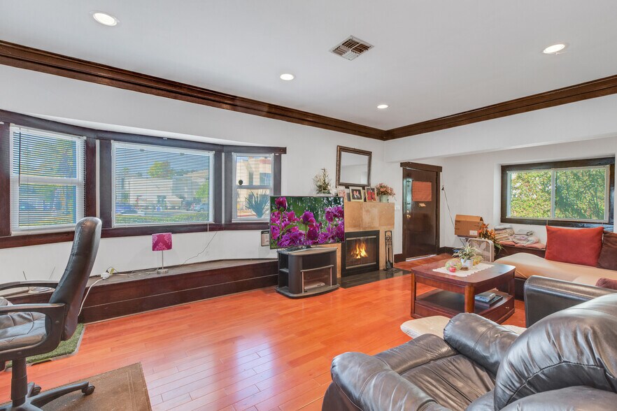 More Photos Of 1562 N Lake Ave, Pasadena Apartments For Sale