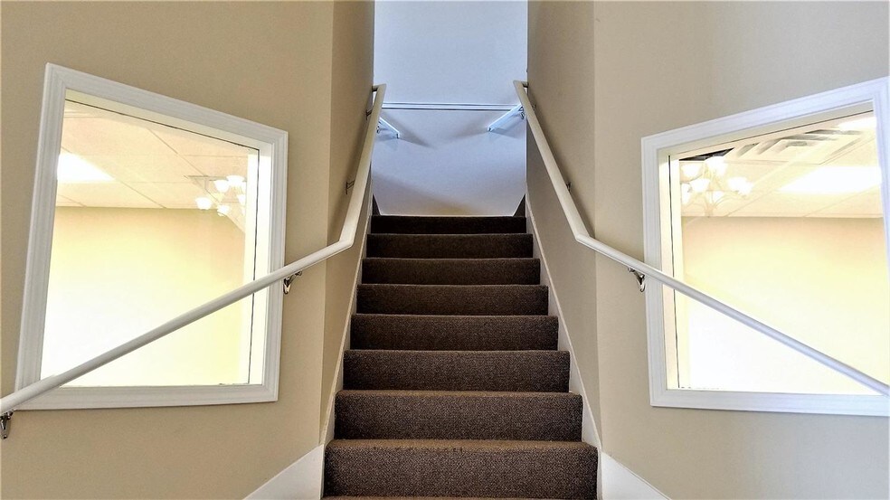 More Photos Of 900 Parker Pl, Schererville Office For Sale