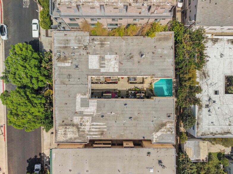 More Photos Of 944 N Orange Grove Ave, Los Angeles Apartments For Sale