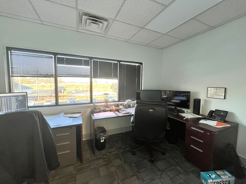 More Photos Of 5267 Greenwich Rd, Virginia Beach Office For Sale
