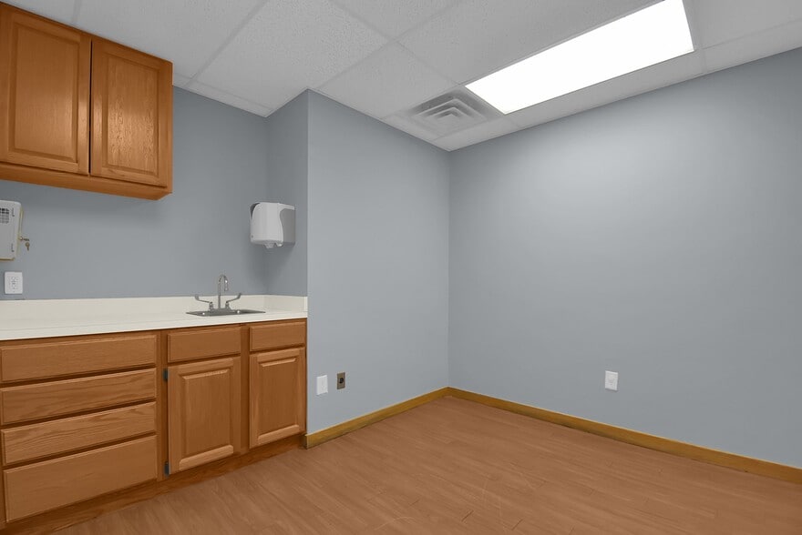More Photos Of 660 Cooper Rd, Westerville Medical For Sale
