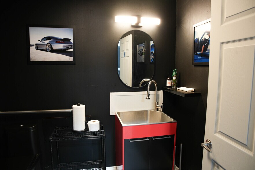 More Photos Of 2319 Guava Dr, Edgewater Warehouse For Sale