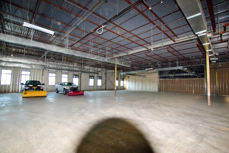 More Photos Of 1901-1911 E Edwardsville Rd, Wood River Warehouse For Lease