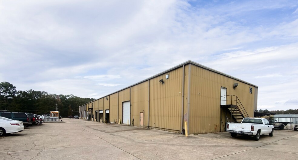 More Photos Of 2723 Standard Oil Rd, Shreveport Warehouse For Lease