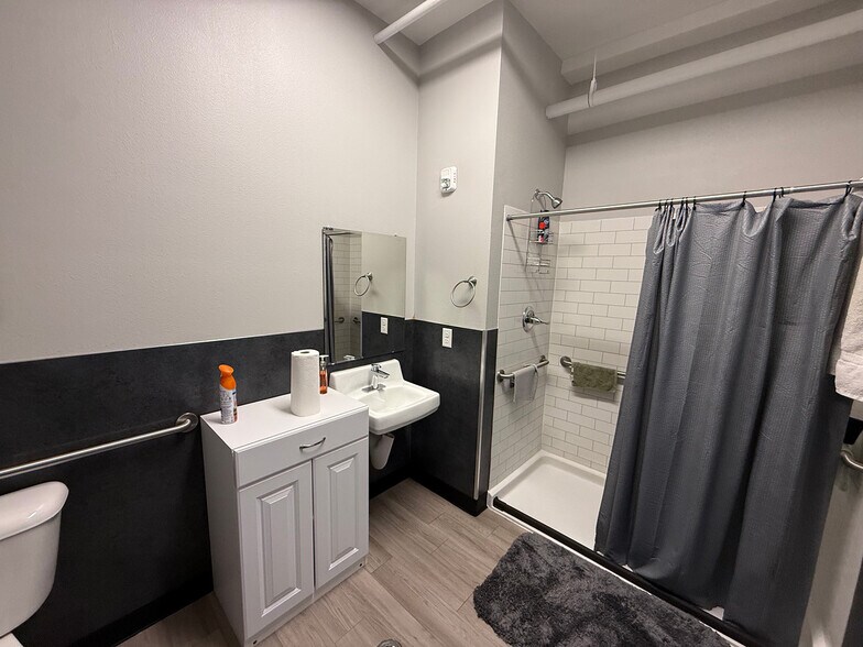 More Photos Of 428-450 Cleveland Ave, Loveland Storefront Retail Office For Lease