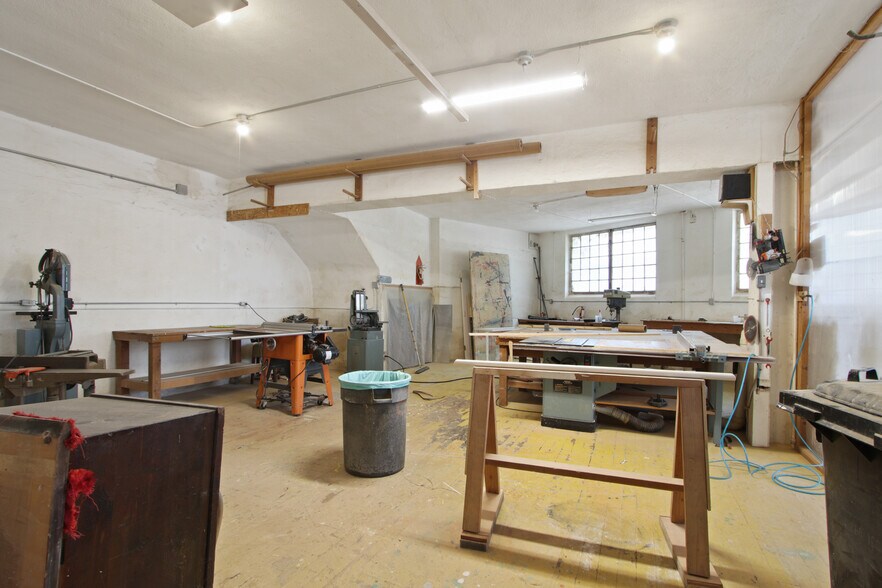 More Photos Of 110 Mildred Ave, Venice Apartments For Sale