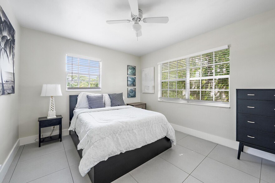 More Photos Of 940 Charles St, West Palm Beach Multifamily For Sale