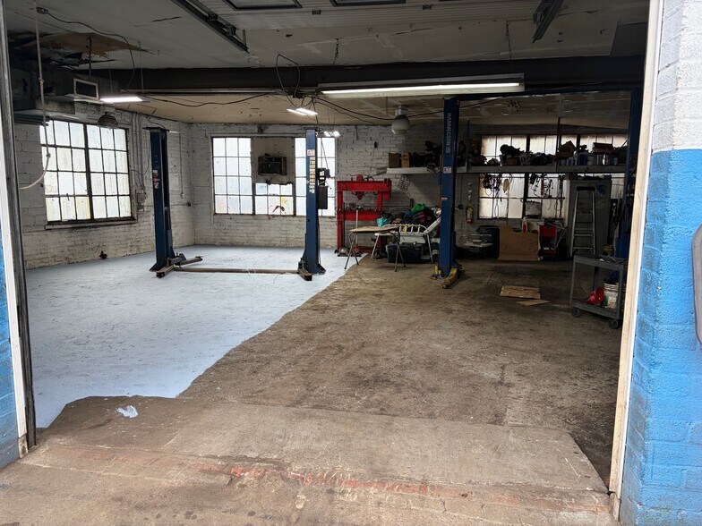 More Photos Of 172 Terrace Ave, Port Chester Auto Repair For Lease
