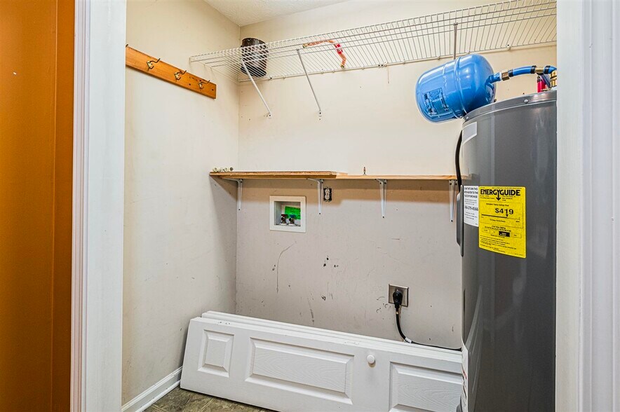 More Photos Of 1128 Magnolia St, Bowling Green Office Residential For Sale