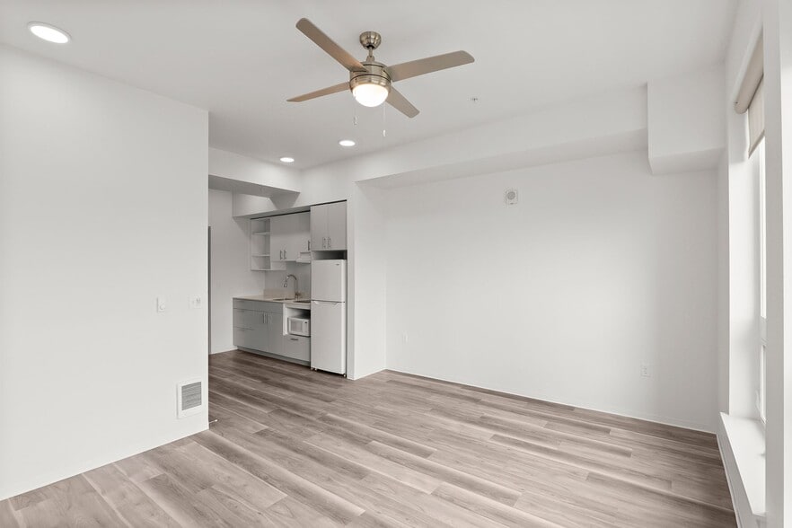 More Photos Of 5460 N Interstate Ave, Portland Apartments For Lease