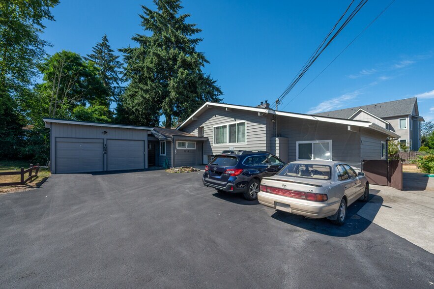 More Photos Of 1031 SW 122nd St, Seattle Apartments For Sale