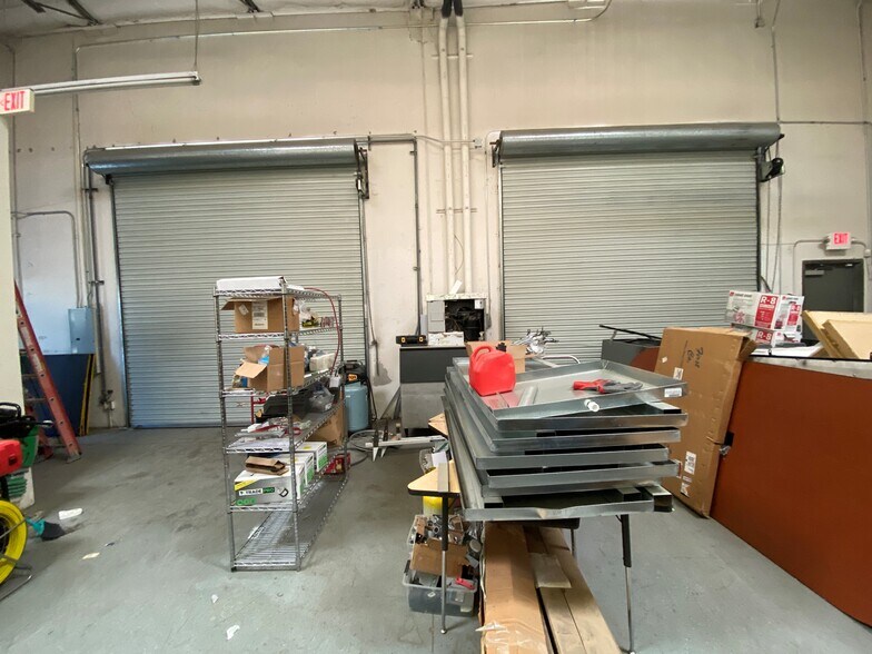 More Photos Of 6280 S Valley View Blvd, Las Vegas Distribution For Lease