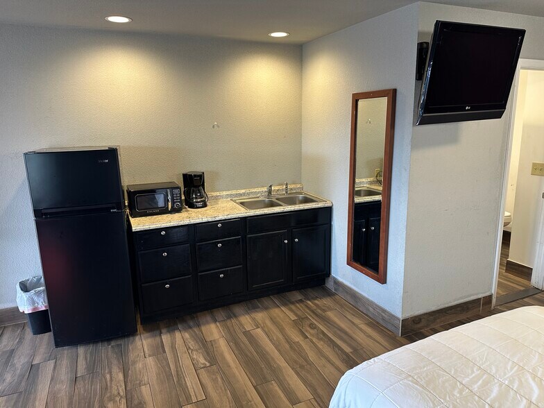 More Photos Of 3140 Kaylor Park dr, Harrisonburg Hotel For Sale