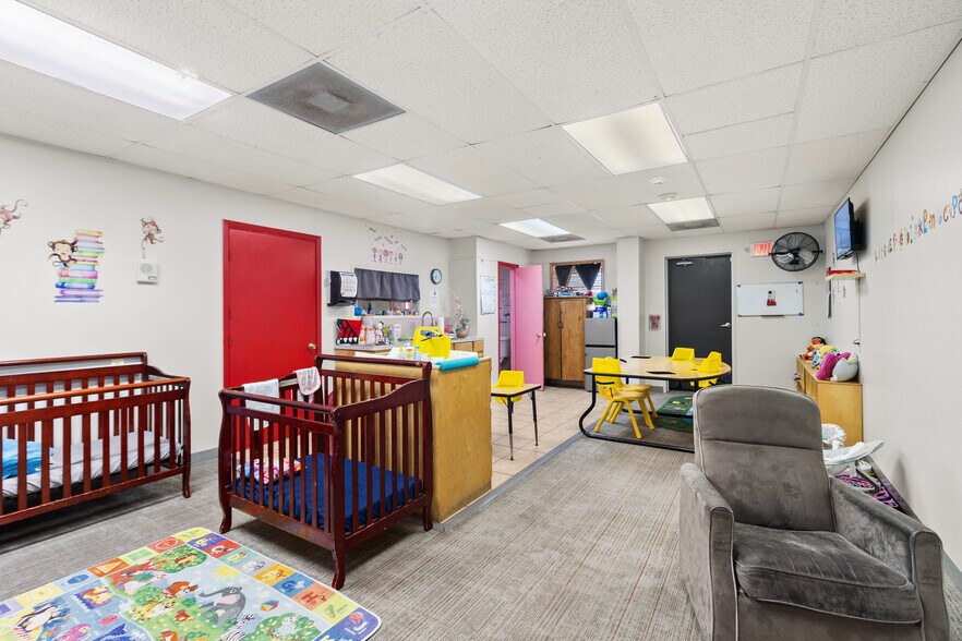 More Photos Of 16737 Sprawling Oaks Dr, Conroe Daycare Center For Sale