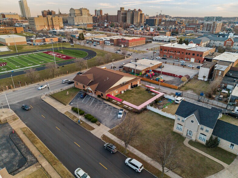 More Photos Of 3904 Delmar Blvd, Saint Louis Specialty For Sale