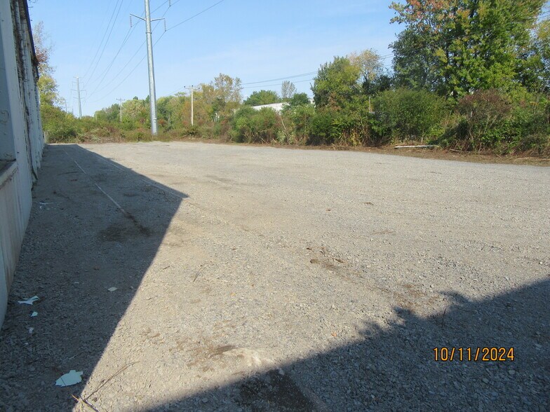 More Photos Of 110 Monarch Dr, Liverpool Warehouse For Lease