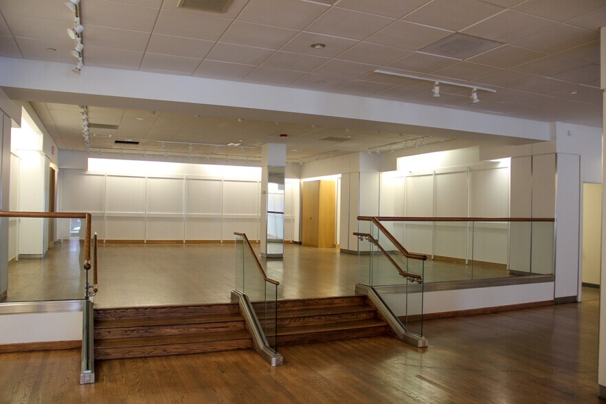 More Photos Of 629 Valley Rd, Montclair Storefront For Lease