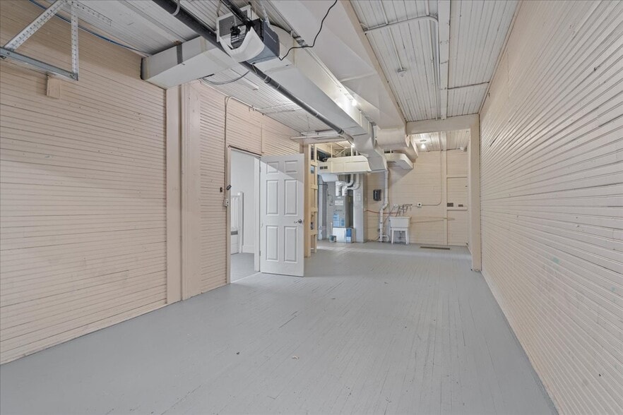 More Photos Of 601 E Lincolnway, Cheyenne Storefront Retail Residential For Sale