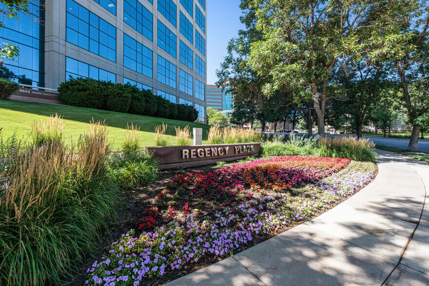 More Photos Of 4643 S Ulster St, Denver Office For Lease