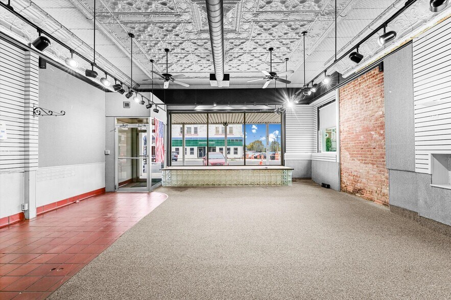 More Photos Of 101 E Sangamon Ave, Rantoul Storefront Retail Office For Sale