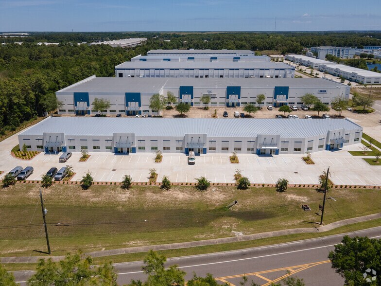 More Photos Of 2615 Port Industrial Dr, Jacksonville Warehouse For Lease