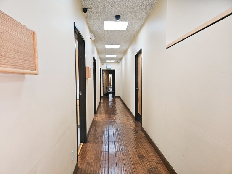 More Photos Of 2120 W 8th St, Los Angeles Office For Sale