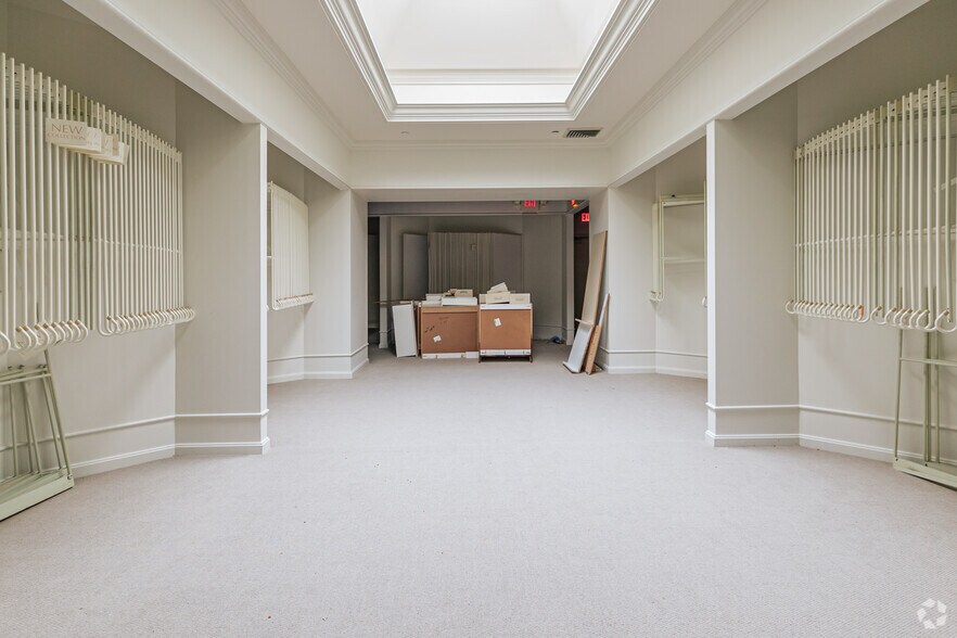 More Photos Of 23533 Mercantile Rd, Beachwood Flex For Sale