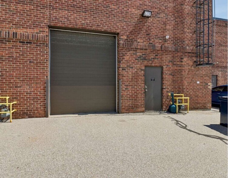 More Photos Of 242 Applewood Cres, Vaughan Light Manufacturing For Sale