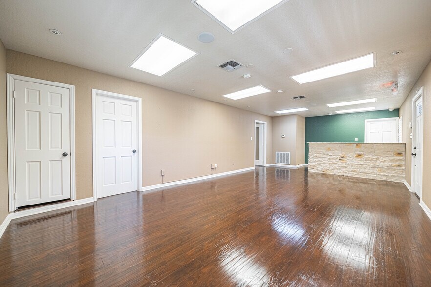 More Photos Of 104 Medical Dr, Boerne Office For Lease