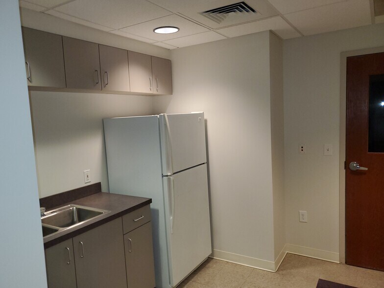 More Photos Of 502 W King St, Kings Mountain Medical For Lease
