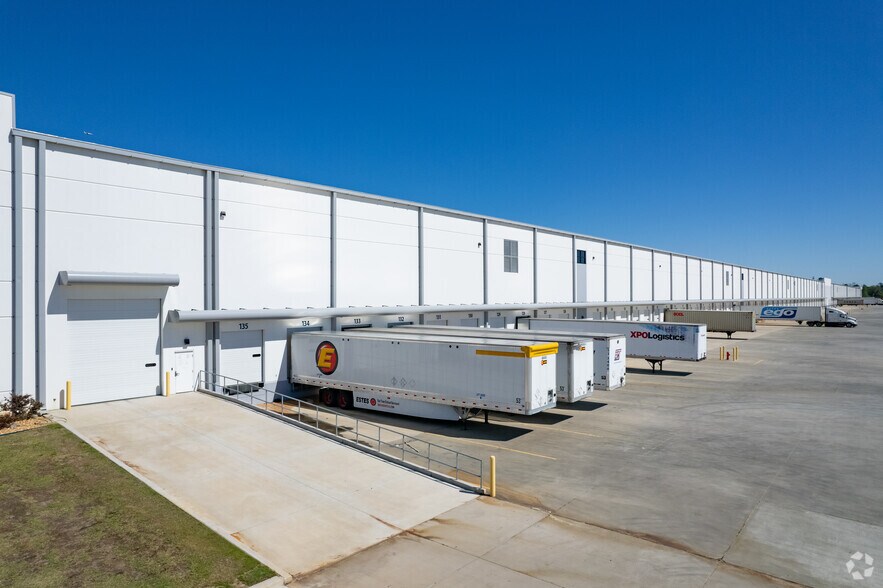 More Photos Of 300 Seabrook Pky, Pooler Warehouse For Lease