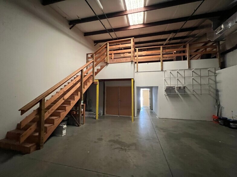 More Photos Of 10330 Chedoak Ct, Jacksonville Light Distribution For Sale