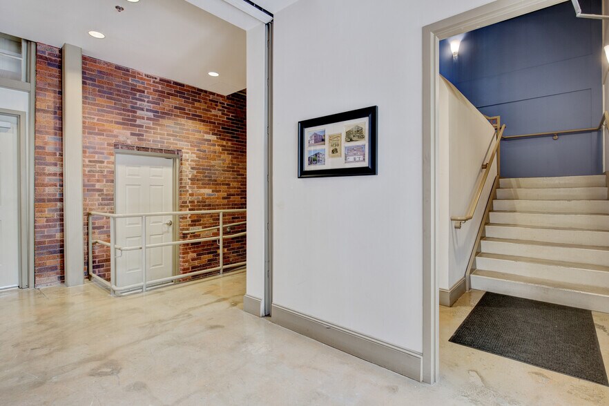 More Photos Of 1200 W Magnolia Ave, Fort Worth Office For Lease