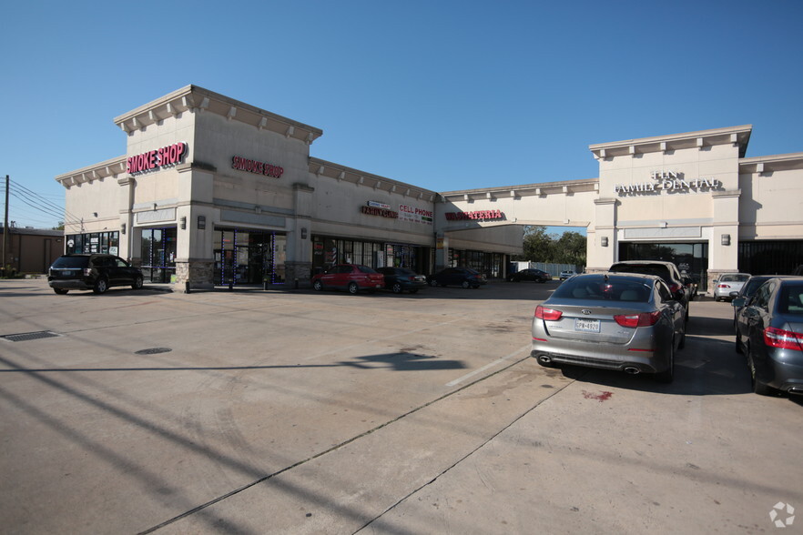 Primary Photo Of 14522 S Post Oak Rd, Houston Unknown For Lease