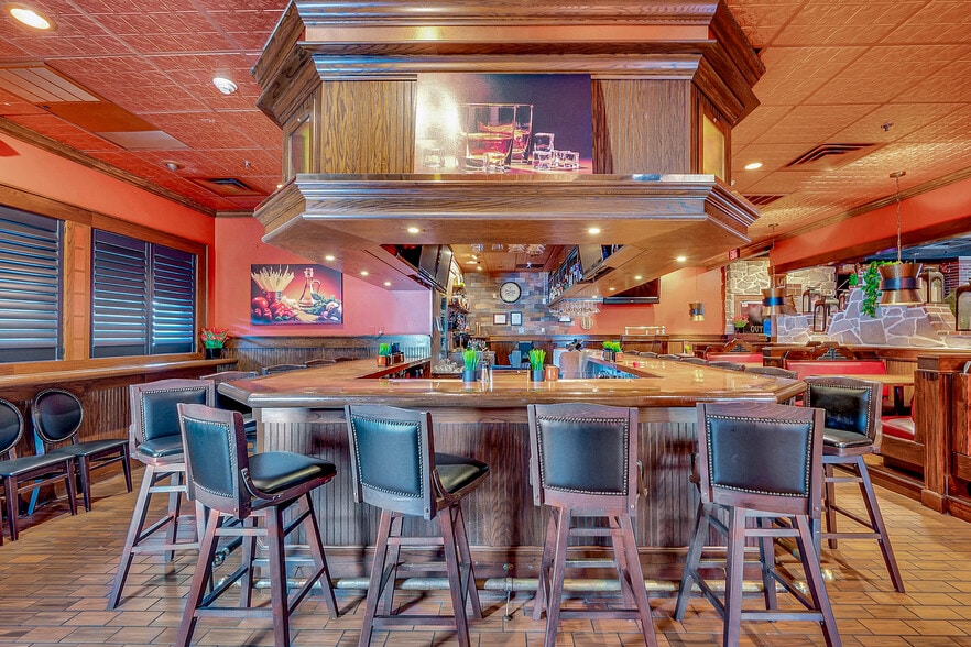 More Photos Of 821 Northern Blvd, Clarks Summit Restaurant For Sale