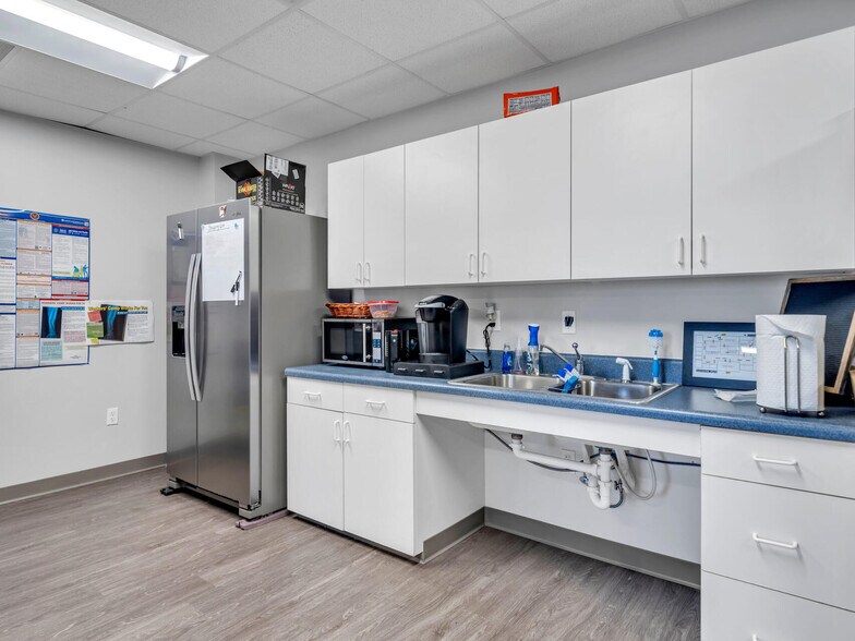 More Photos Of 4635 Gulfstarr Dr, Destin Medical For Sale