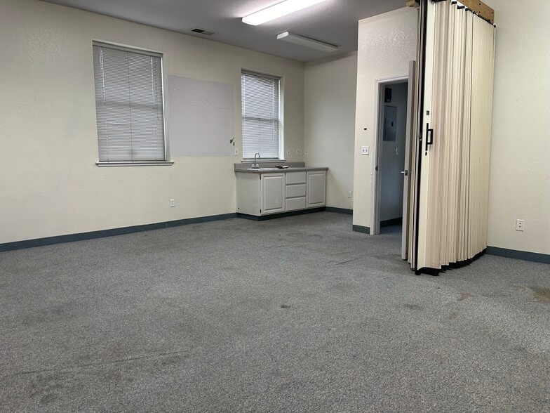 More Photos Of 5055 Pacific St, Rocklin Freestanding For Lease