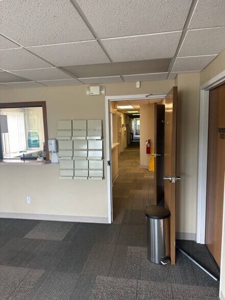 More Photos Of 8392 Holly Rd, Grand Blanc Office For Sale