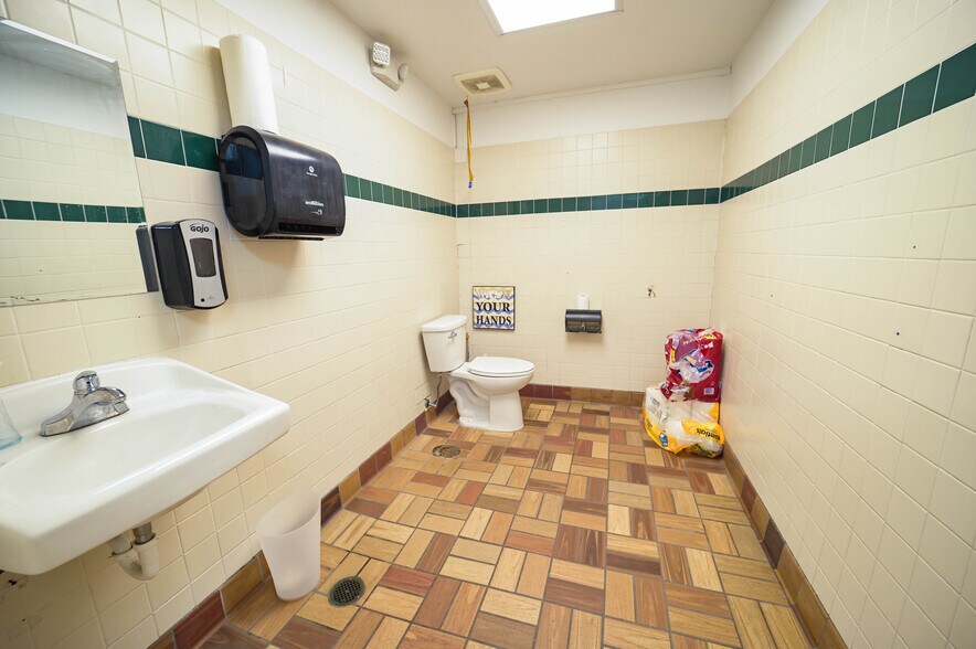 More Photos Of 1700 Oriskany W st, Utica Carwash For Sale