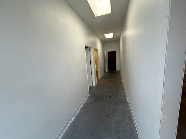 More Photos Of 1815 10th Ave N, Lake Worth Beach Warehouse For Lease